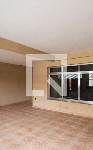 Casa à venda com 294m², 3 quartos e 3 vagas Casa à venda com 294m², 3 quartos e 3 vagasGaragem