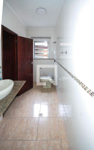 Casa à venda com 294m², 3 quartos e 3 vagas Casa à venda com 294m², 3 quartos e 3 vagasBanheiro da Suíte