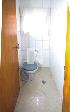 Casa à venda com 294m², 3 quartos e 3 vagas Casa à venda com 294m², 3 quartos e 3 vagasBanheiro Social