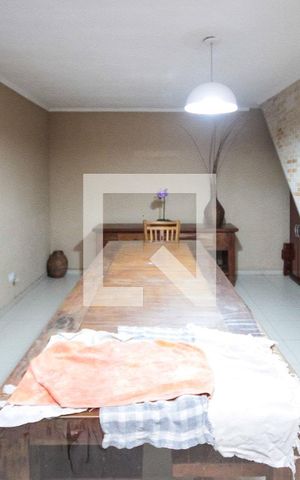 Casa à venda com 294m², 3 quartos e 3 vagas Casa à venda com 294m², 3 quartos e 3 vagasEdicula