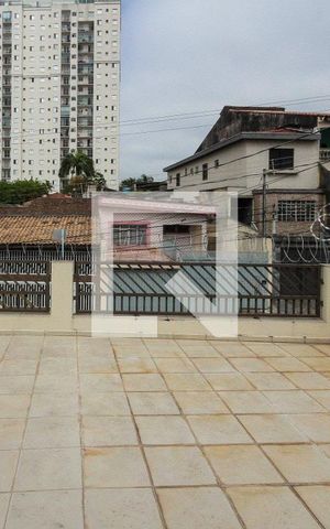 Casa à venda com 294m², 3 quartos e 3 vagas Casa à venda com 294m², 3 quartos e 3 vagasVaranda