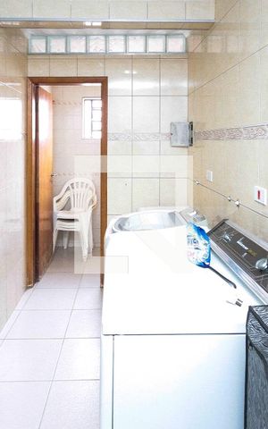 Casa à venda com 294m², 3 quartos e 3 vagas Casa à venda com 294m², 3 quartos e 3 vagasEdicula