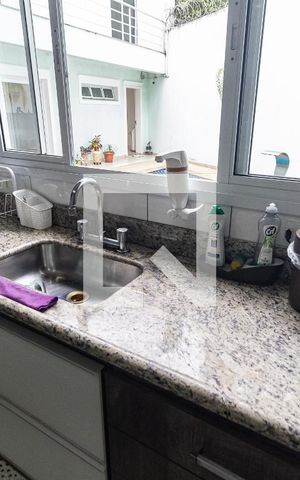 Casa à venda com 792m², 4 quartos e 5 vagas Casa à venda com 792m², 4 quartos e 5 vagasCozinha