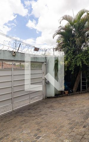 Casa à venda com 792m², 4 quartos e 5 vagas Casa à venda com 792m², 4 quartos e 5 vagasGaragem