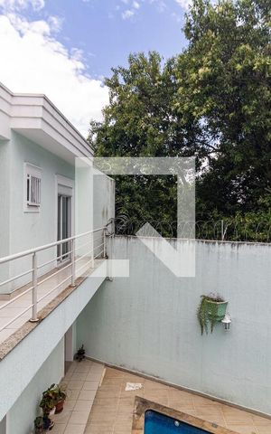 Casa à venda com 792m², 4 quartos e 5 vagas Casa à venda com 792m², 4 quartos e 5 vagasVista da Suíte 1