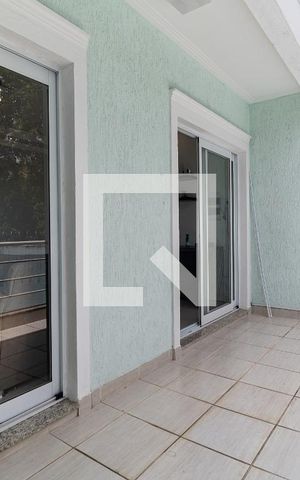 Casa à venda com 792m², 4 quartos e 5 vagas Casa à venda com 792m², 4 quartos e 5 vagasVaranda da Sala Intima