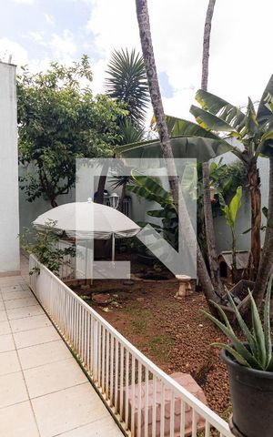 Casa à venda com 792m², 4 quartos e 5 vagas Casa à venda com 792m², 4 quartos e 5 vagasJardim