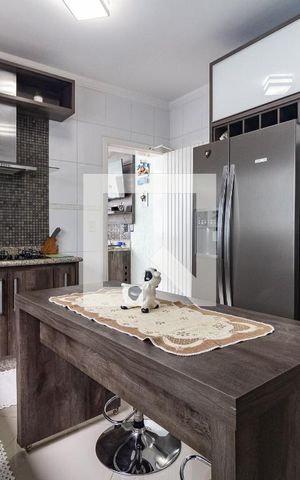 Casa à venda com 792m², 4 quartos e 5 vagas Casa à venda com 792m², 4 quartos e 5 vagasCozinha