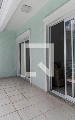 Casa à venda com 792m², 4 quartos e 5 vagas Casa à venda com 792m², 4 quartos e 5 vagasVaranda da Sala Intima