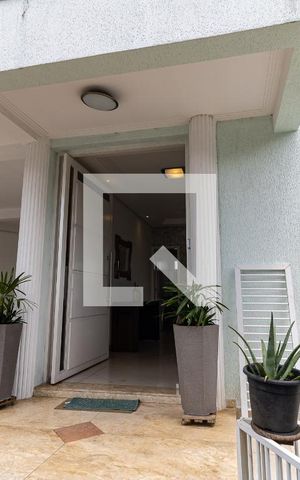 Casa à venda com 792m², 4 quartos e 5 vagas Casa à venda com 792m², 4 quartos e 5 vagasEntrada