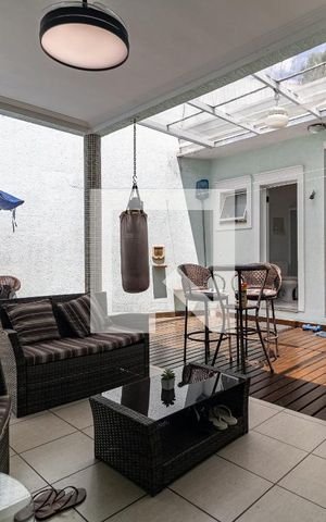 Casa à venda com 792m², 4 quartos e 5 vagas Casa à venda com 792m², 4 quartos e 5 vagasÁrea da Churrasqueira
