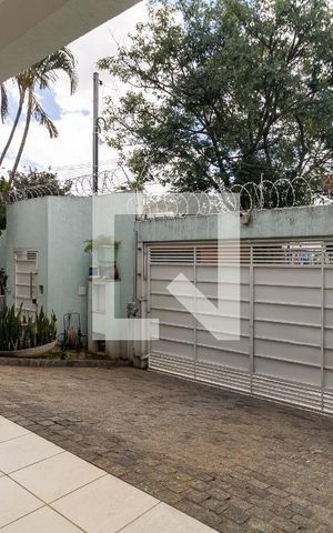 Casa à venda com 792m², 4 quartos e 5 vagas Casa à venda com 792m², 4 quartos e 5 vagasGaragem
