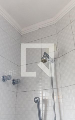 Casa à venda com 792m², 4 quartos e 5 vagas Casa à venda com 792m², 4 quartos e 5 vagasBanheiro da Suíte 4