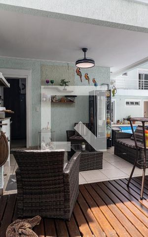 Casa à venda com 792m², 4 quartos e 5 vagas Casa à venda com 792m², 4 quartos e 5 vagasÁrea da Churrasqueira