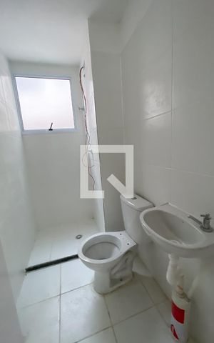 Apartamento à venda com 42m², 2 quartos e 1 vaga Apartamento à venda com 42m², 2 quartos e 1 vagaBanheiro