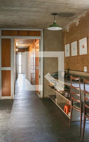 Casa à venda com 430m², 4 quartos e 4 vagas Casa à venda com 430m², 4 quartos e 4 vagasEntrada