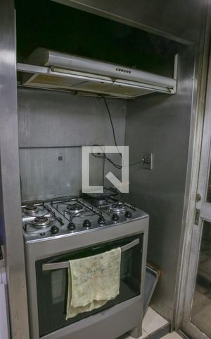 Casa à venda com 430m², 4 quartos e 4 vagas Casa à venda com 430m², 4 quartos e 4 vagasCozinha