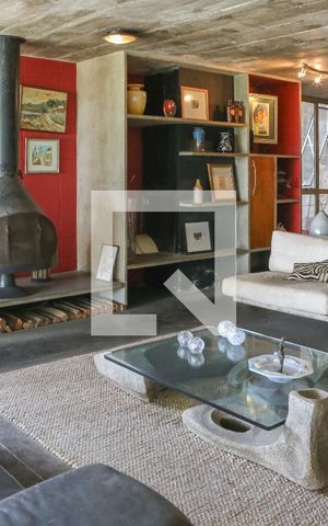 Casa à venda com 430m², 4 quartos e 4 vagas Casa à venda com 430m², 4 quartos e 4 vagasSala