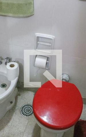 Casa à venda com 430m², 4 quartos e 4 vagas Casa à venda com 430m², 4 quartos e 4 vagasBanheiro da Suíte 4