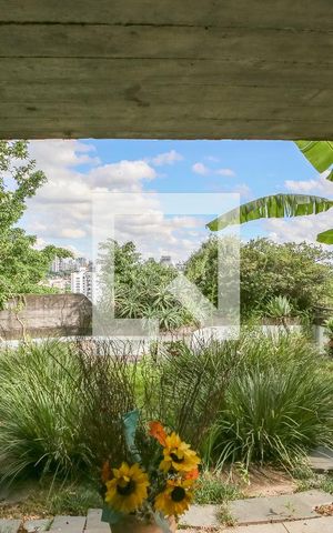 Casa à venda com 430m², 4 quartos e 4 vagas Casa à venda com 430m², 4 quartos e 4 vagasVista do Salão Piso Inferior