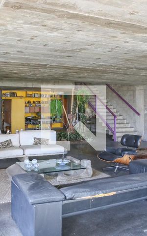 Casa à venda com 430m², 4 quartos e 4 vagas Casa à venda com 430m², 4 quartos e 4 vagasSala