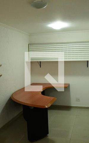 Casa de condomínio para alugar com 200m², 3 quartos e 3 vagasEscritório