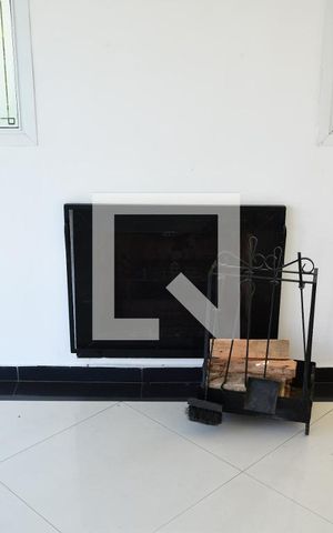 Casa de condomínio para alugar com 200m², 3 quartos e 3 vagasSala