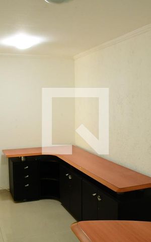 Casa de condomínio para alugar com 200m², 3 quartos e 3 vagasEscritório
