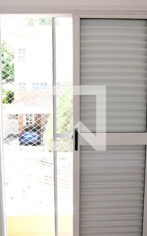 Casa de condomínio para alugar com 200m², 3 quartos e 3 vagasQuarto 2 