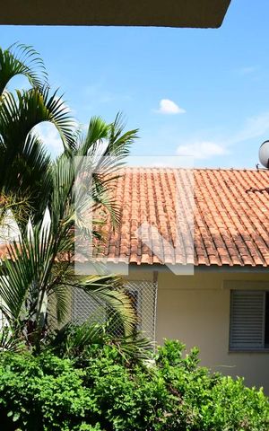 Casa de condomínio para alugar com 200m², 3 quartos e 3 vagasSala