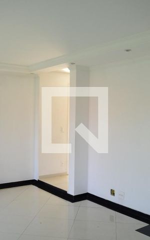 Casa de condomínio para alugar com 200m², 3 quartos e 3 vagasSala