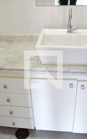 Casa de condomínio para alugar com 200m², 3 quartos e 3 vagasBanheiro da Suíte