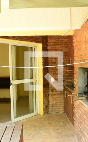 Casa de condomínio para alugar com 200m², 3 quartos e 3 vagasQuintal