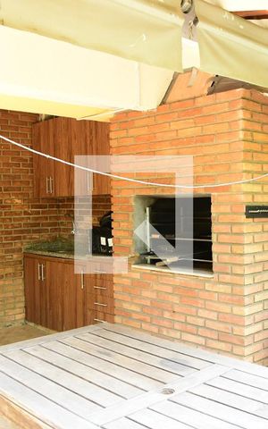 Casa de condomínio para alugar com 200m², 3 quartos e 3 vagasQuintal