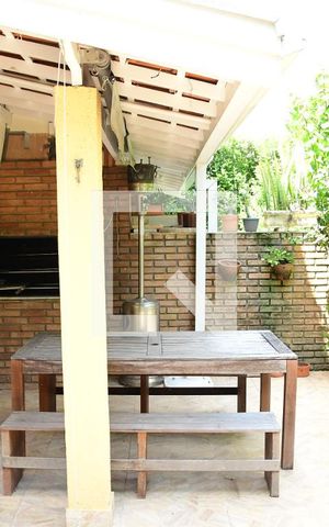 Casa de condomínio para alugar com 200m², 3 quartos e 3 vagasQuintal