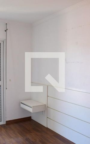 Casa de condomínio para alugar com 200m², 3 quartos e 3 vagasSuíte