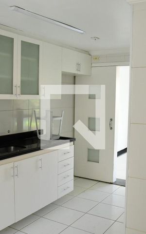Casa de condomínio para alugar com 200m², 3 quartos e 3 vagasCozinha