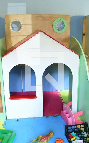Casa de condomínio para alugar com 200m², 3 quartos e 3 vagasBrinquedoteca