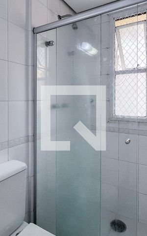 Apartamento para alugar com 57m², 2 quartos e 1 vaga Apartamento para alugar com 57m², 2 quartos e 1 vagaBanheiro da Suíte