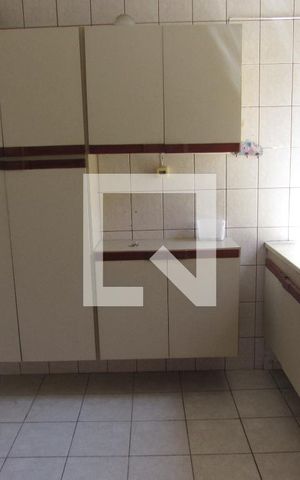 Casa para alugar com 100m², 2 quartos e 1 vagaCozinha - Armários