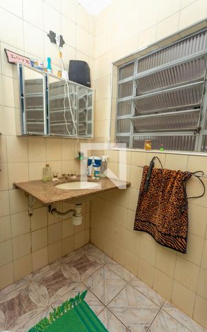 Casa à venda com 350m², 4 quartos e 2 vagasBanheiro da suíte 3