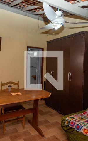 Casa à venda com 350m², 4 quartos e 2 vagasQuarto 4 - suíte