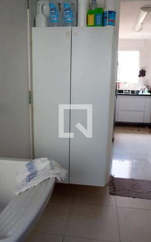 Apartamento para alugar com 181m², 3 quartos e 3 vagas Apartamento para alugar com 181m², 3 quartos e 3 vagasLavanderia
