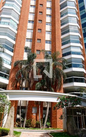 Apartamento para alugar com 181m², 3 quartos e 3 vagas Apartamento para alugar com 181m², 3 quartos e 3 vagasFachada