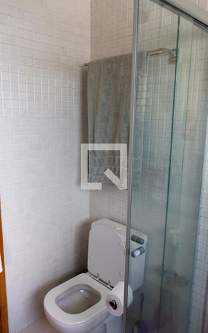 Apartamento para alugar com 181m², 3 quartos e 3 vagas Apartamento para alugar com 181m², 3 quartos e 3 vagasBanheiro da Suíte 1