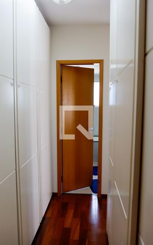 Apartamento para alugar com 181m², 3 quartos e 3 vagas Apartamento para alugar com 181m², 3 quartos e 3 vagasCloset da suíte 1