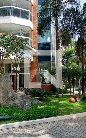 Apartamento para alugar com 181m², 3 quartos e 3 vagas Apartamento para alugar com 181m², 3 quartos e 3 vagasFachada