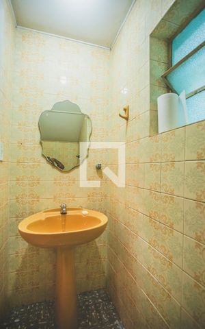 Casa à venda com 118m², 4 quartos e 2 vagas Casa à venda com 118m², 4 quartos e 2 vagasLavabo