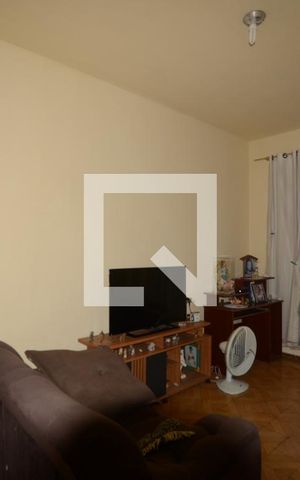 Apartamento para alugar com 75m², 2 quartos e 1 vagaSala