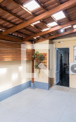 Casa à venda com 130m², 3 quartos e 2 vagasGaragem